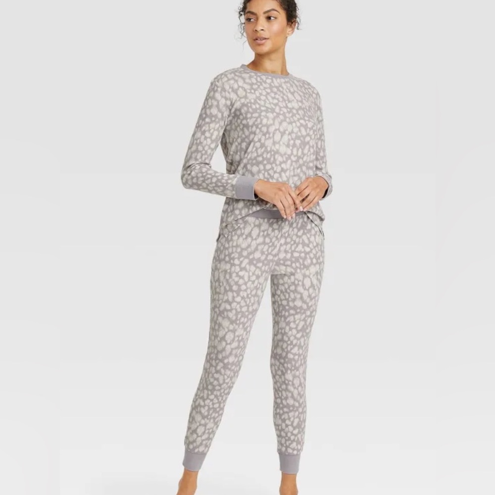 Stars Above Thermal Leopard Print Thermal